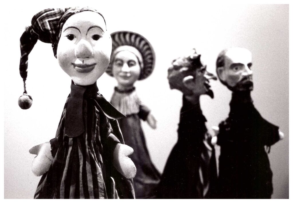 Handpuppen des Bildhauers Carl Fischer (1888–1987) für den Puppenspieler Adalbert Klingler (1896–1974, Zürich)