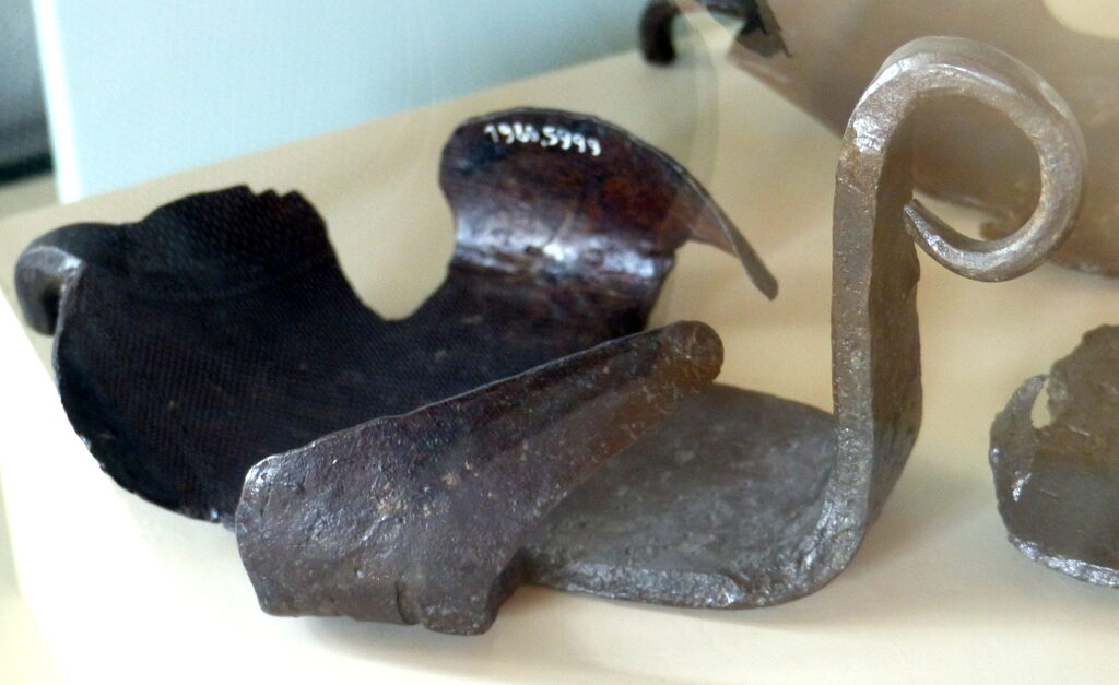 Seebruck (Oberbayern). R&ouml;mermuseum Bedaium: R&ouml;mische Pferdesandale